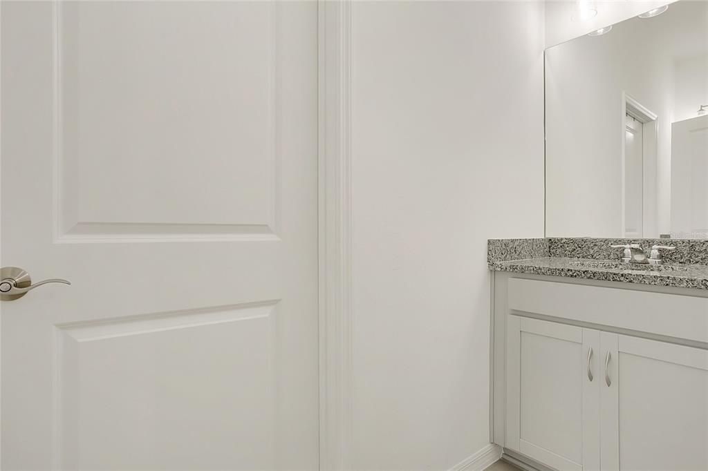 En Renta: $2,300 (4 camas, 3 baños, 2000 Pies cuadrados)