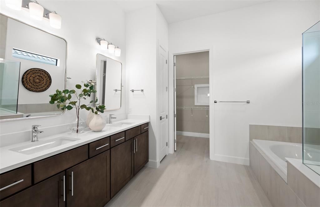 Active With Contract: $599,960 (3 beds, 2 baths, 2080 Square Feet)