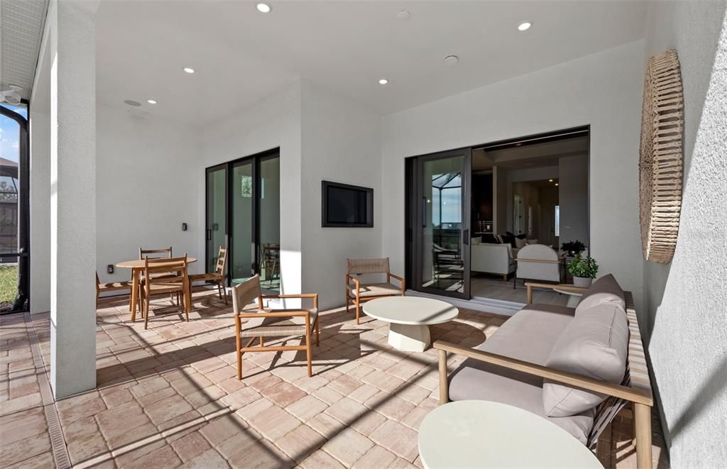 Active With Contract: $599,960 (3 beds, 2 baths, 2080 Square Feet)