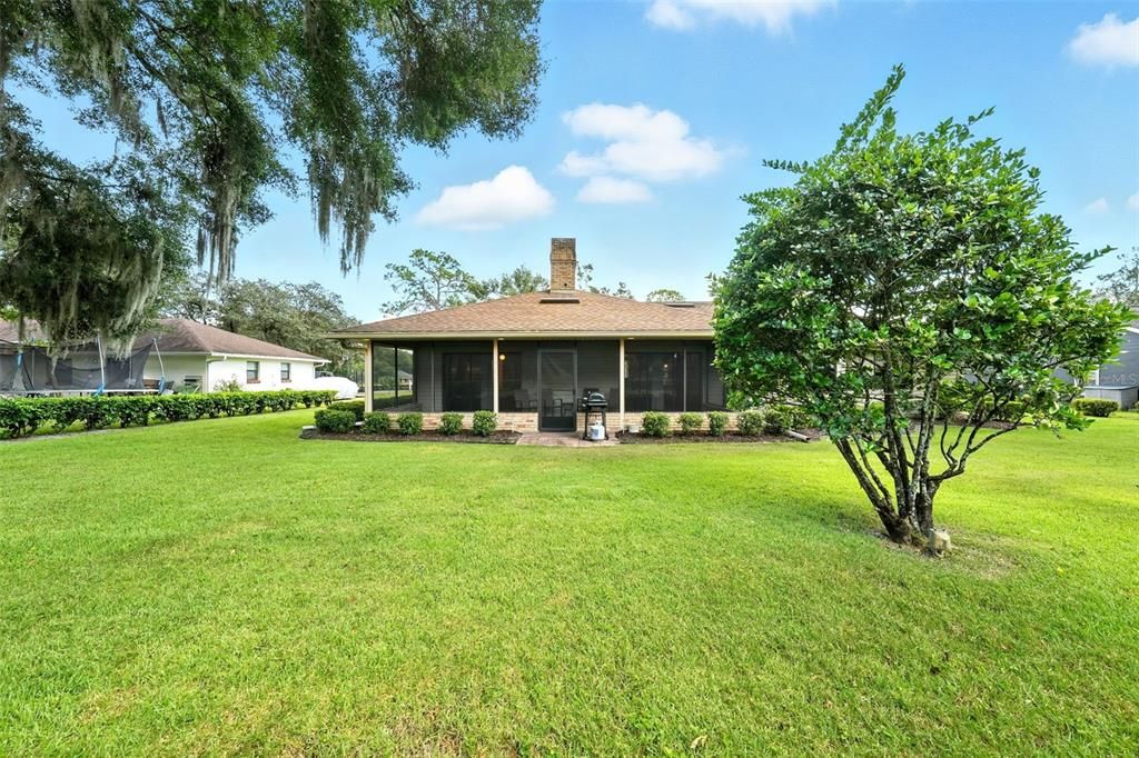 Под контрактом: $420,000 (3 спален, 2 ванн, 2000 Квадратных фут)