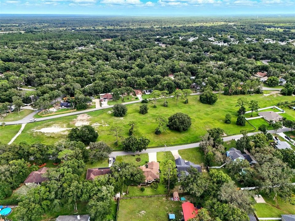 Под контрактом: $420,000 (3 спален, 2 ванн, 2000 Квадратных фут)