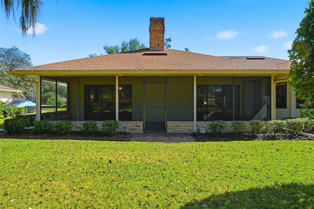 Под контрактом: $420,000 (3 спален, 2 ванн, 2000 Квадратных фут)