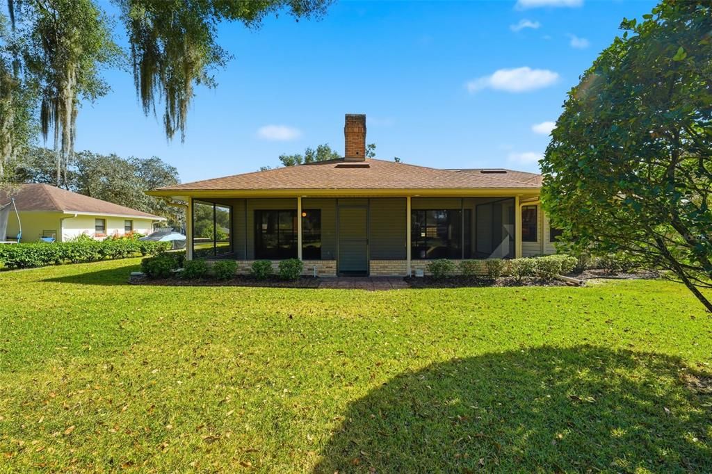 Под контрактом: $420,000 (3 спален, 2 ванн, 2000 Квадратных фут)