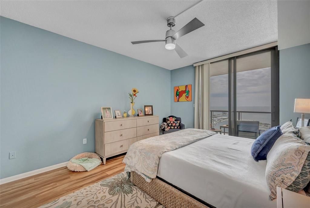 Activo con contrato: $3,950 (1 camas, 1 baños, 1320 Pies cuadrados)