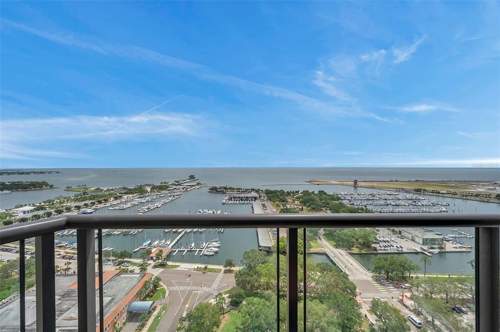 Activo con contrato: $3,950 (1 camas, 1 baños, 1320 Pies cuadrados)