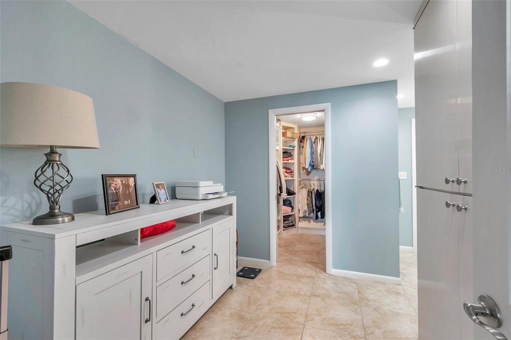 Activo con contrato: $3,950 (1 camas, 1 baños, 1320 Pies cuadrados)