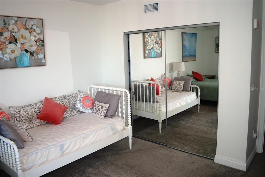 На продажу: $275,000 (2 спален, 2 ванн, 1537 Квадратных фут)