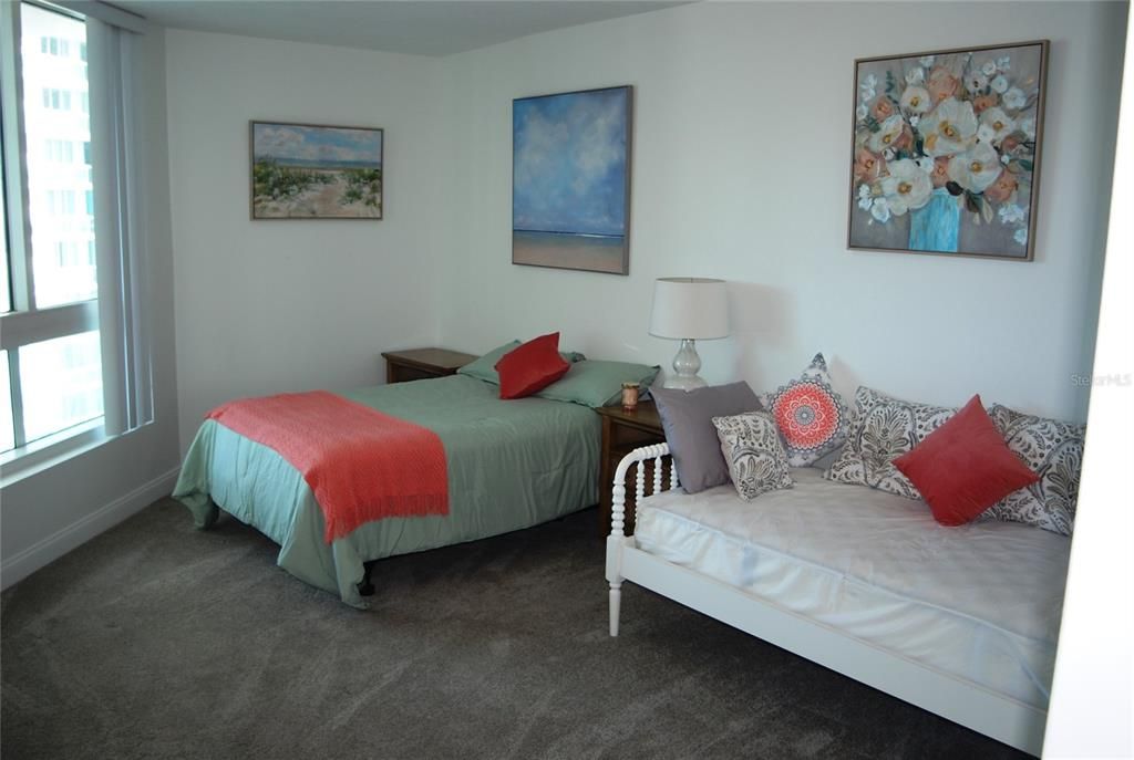 На продажу: $275,000 (2 спален, 2 ванн, 1537 Квадратных фут)