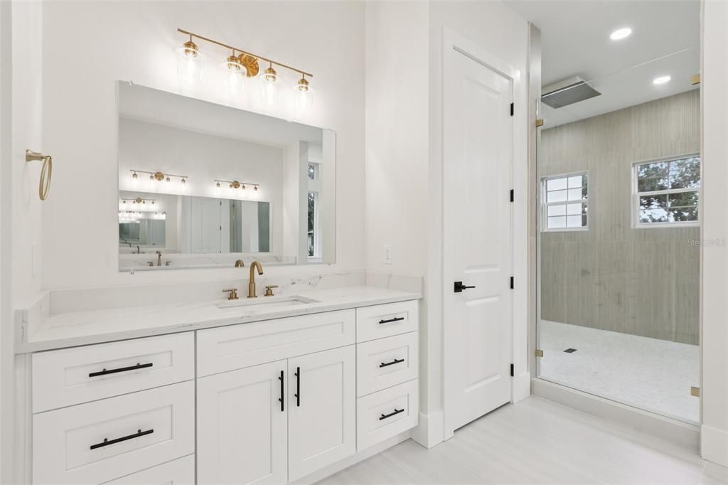 En Venta: $2,400,000 (5 camas, 4 baños, 5359 Pies cuadrados)