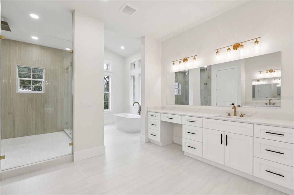 En Venta: $2,400,000 (5 camas, 4 baños, 5359 Pies cuadrados)