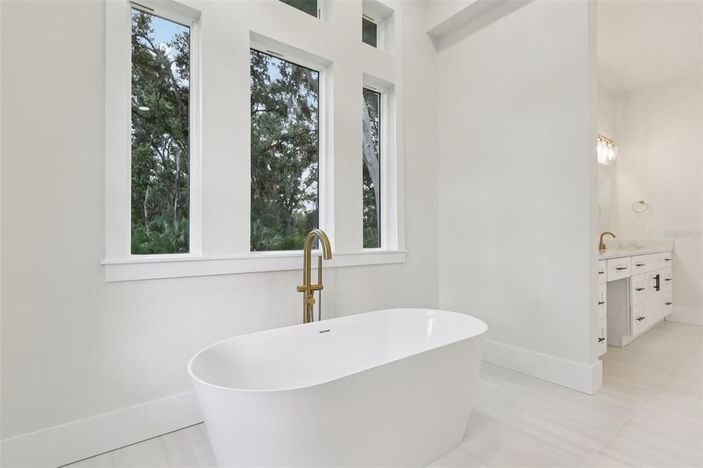 En Venta: $2,400,000 (5 camas, 4 baños, 5359 Pies cuadrados)