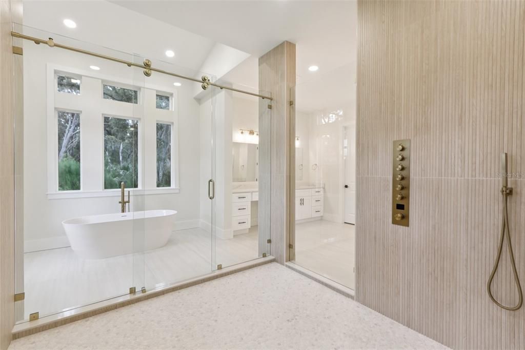 En Venta: $2,400,000 (5 camas, 4 baños, 5359 Pies cuadrados)