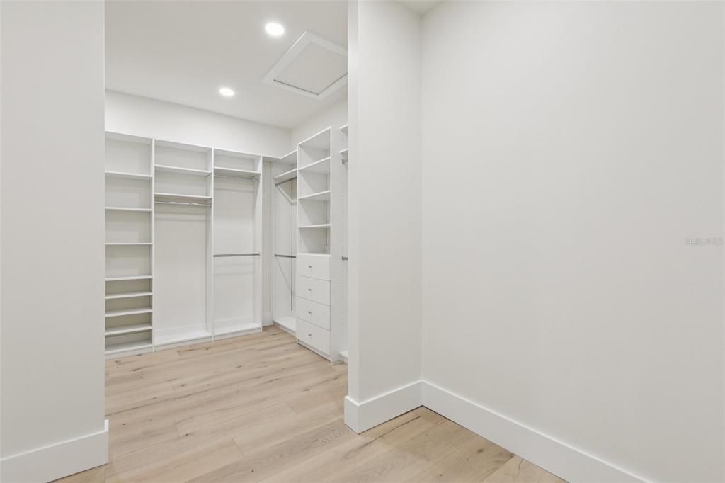 En Venta: $2,400,000 (5 camas, 4 baños, 5359 Pies cuadrados)