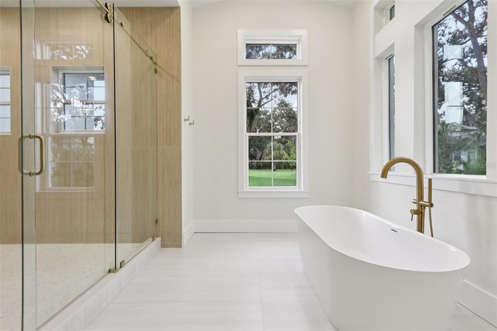 En Venta: $2,400,000 (5 camas, 4 baños, 5359 Pies cuadrados)