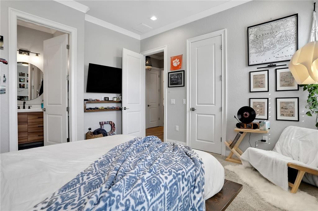 For Sale: $1,100,000 (4 beds, 4 baths, 3197 Square Feet)