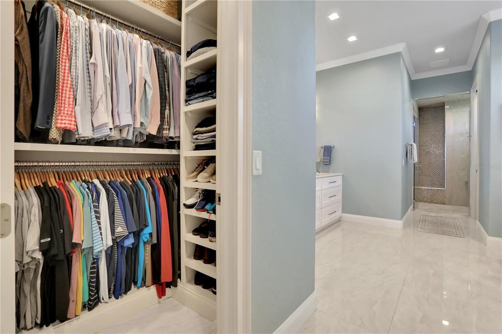 For Sale: $1,100,000 (4 beds, 4 baths, 3197 Square Feet)