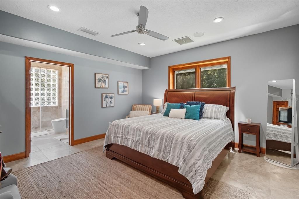 待售: $3,250,000 (5 贝兹, 4 浴室, 8180 平方英尺)