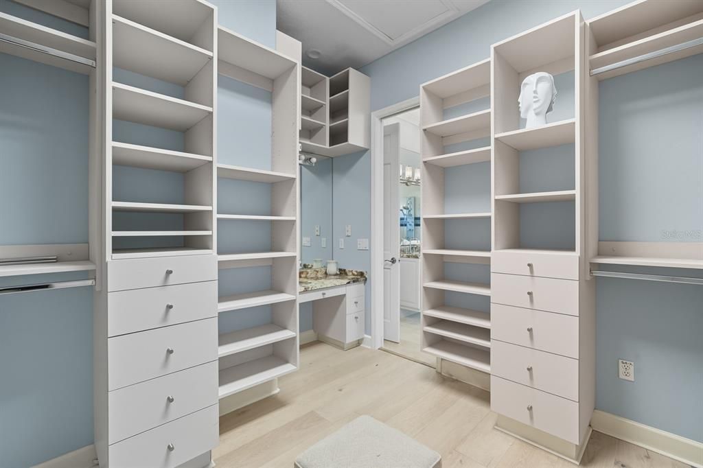 待售: $3,250,000 (5 贝兹, 4 浴室, 8180 平方英尺)