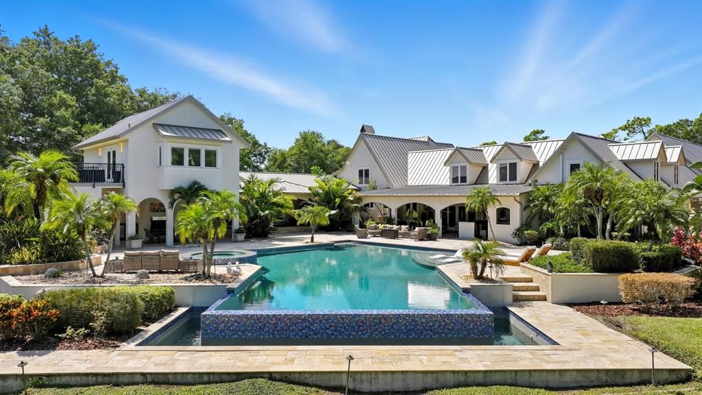 待售: $3,250,000 (5 贝兹, 4 浴室, 8180 平方英尺)