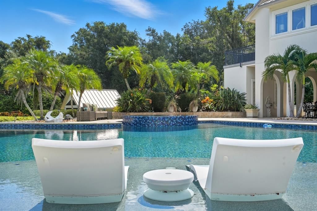 待售: $3,250,000 (5 贝兹, 4 浴室, 8180 平方英尺)