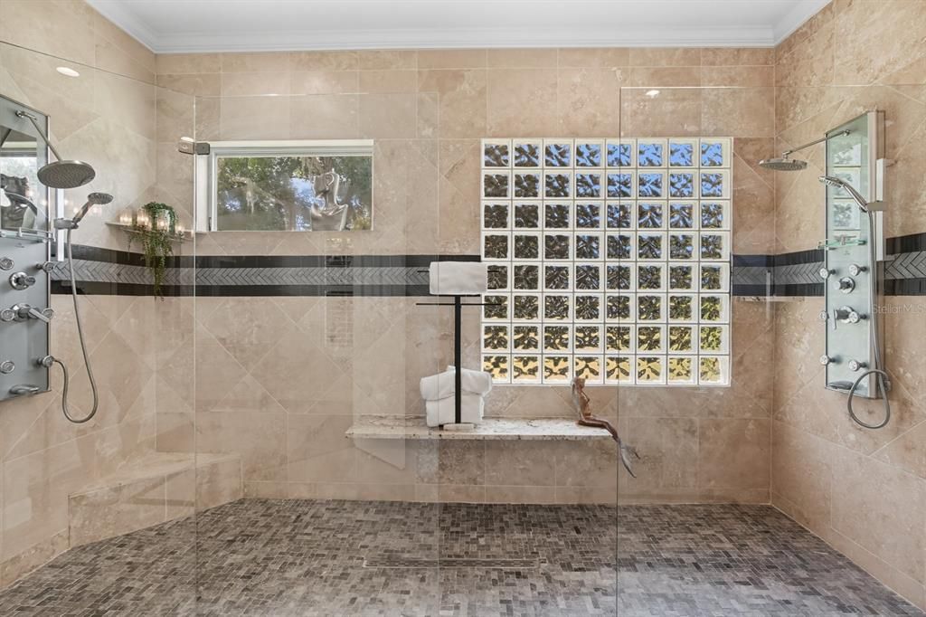 待售: $3,250,000 (5 贝兹, 4 浴室, 8180 平方英尺)