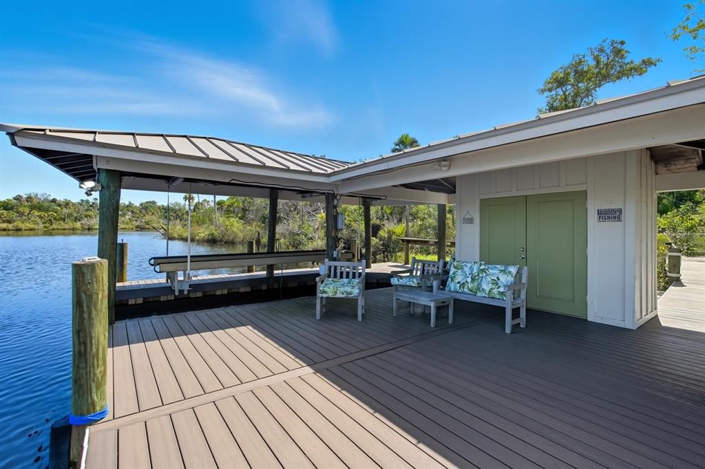 待售: $3,250,000 (5 贝兹, 4 浴室, 8180 平方英尺)