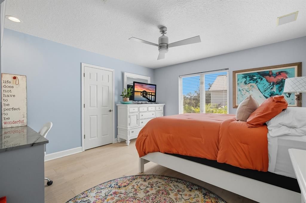 待售: $3,250,000 (5 贝兹, 4 浴室, 8180 平方英尺)