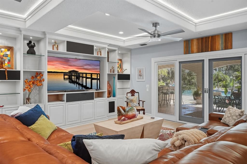 待售: $3,250,000 (5 贝兹, 4 浴室, 8180 平方英尺)