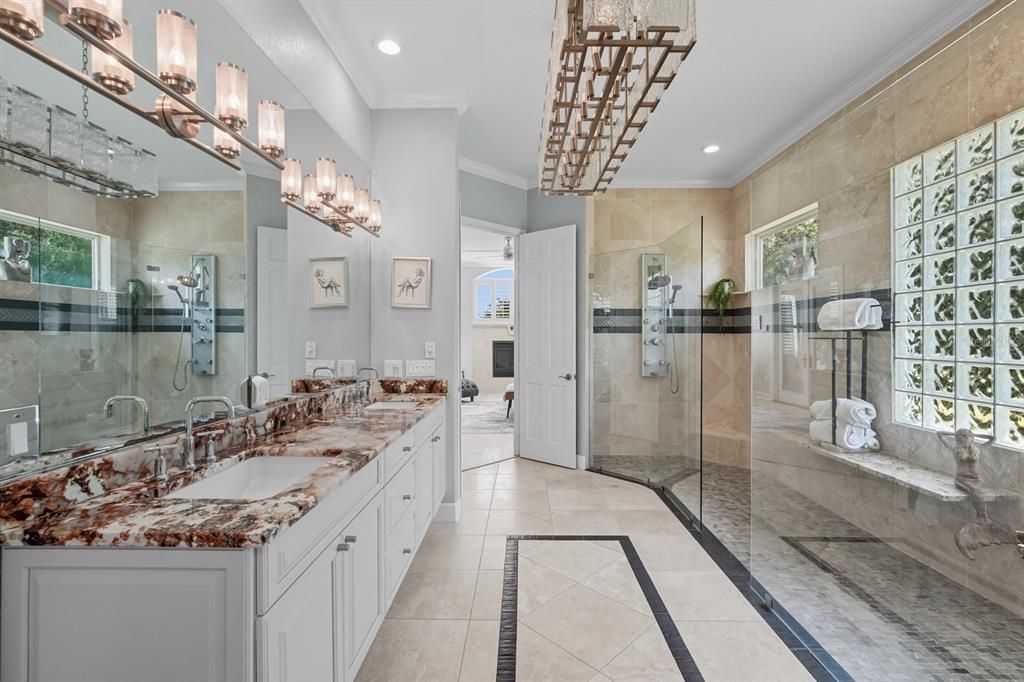 待售: $3,250,000 (5 贝兹, 4 浴室, 8180 平方英尺)