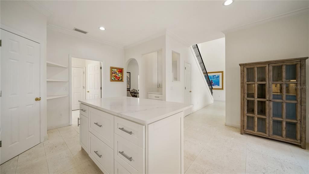 En Venta: $1,299,000 (3 camas, 3 baños, 2312 Pies cuadrados)