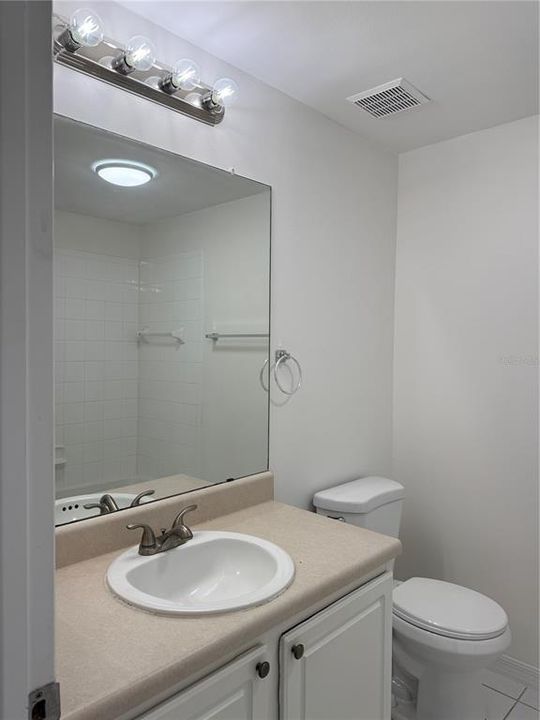 Active With Contract: $2,000 (3 beds, 3 baths, 1359 Square Feet)