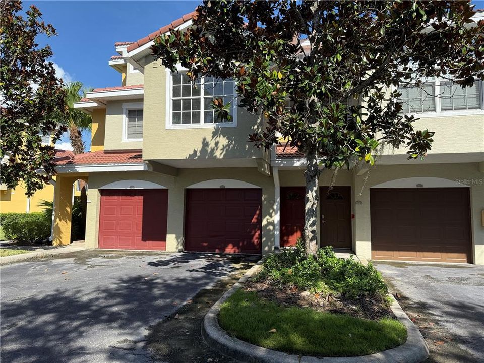 Active With Contract: $2,000 (3 beds, 3 baths, 1359 Square Feet)