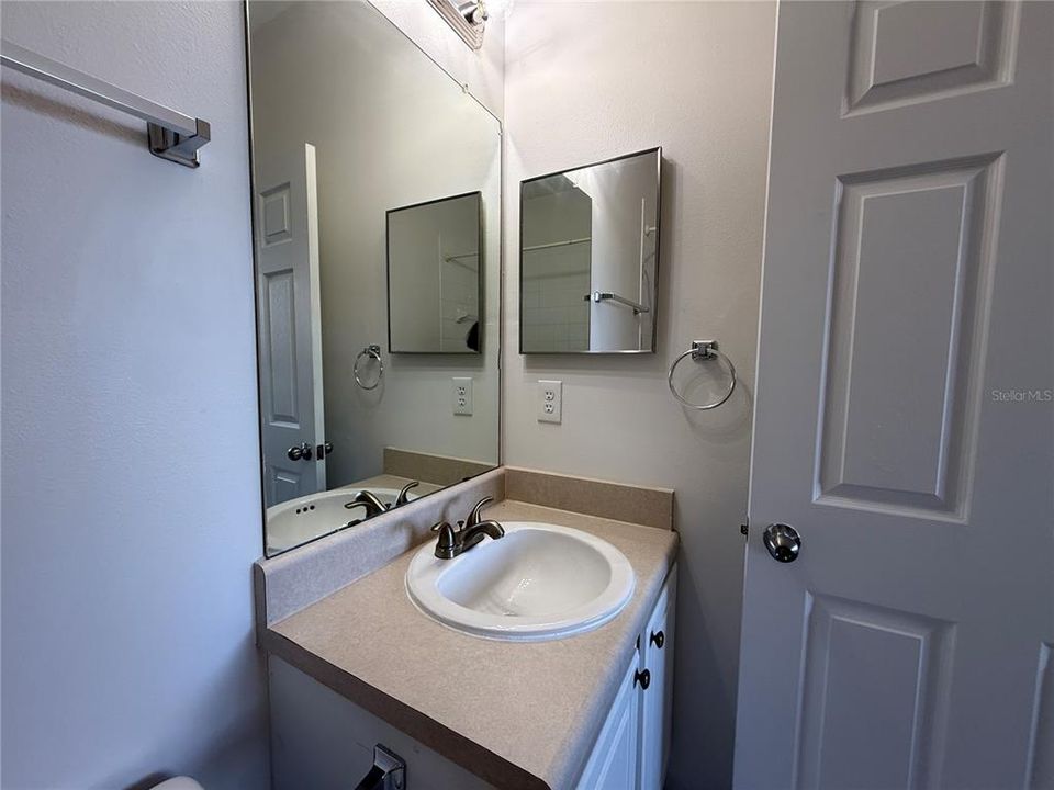 Active With Contract: $2,000 (3 beds, 3 baths, 1359 Square Feet)