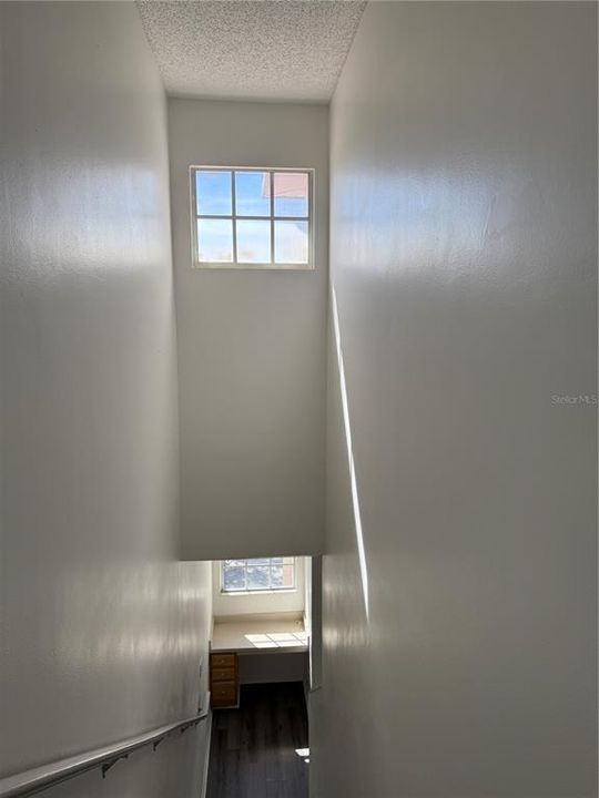 Active With Contract: $2,000 (3 beds, 3 baths, 1359 Square Feet)
