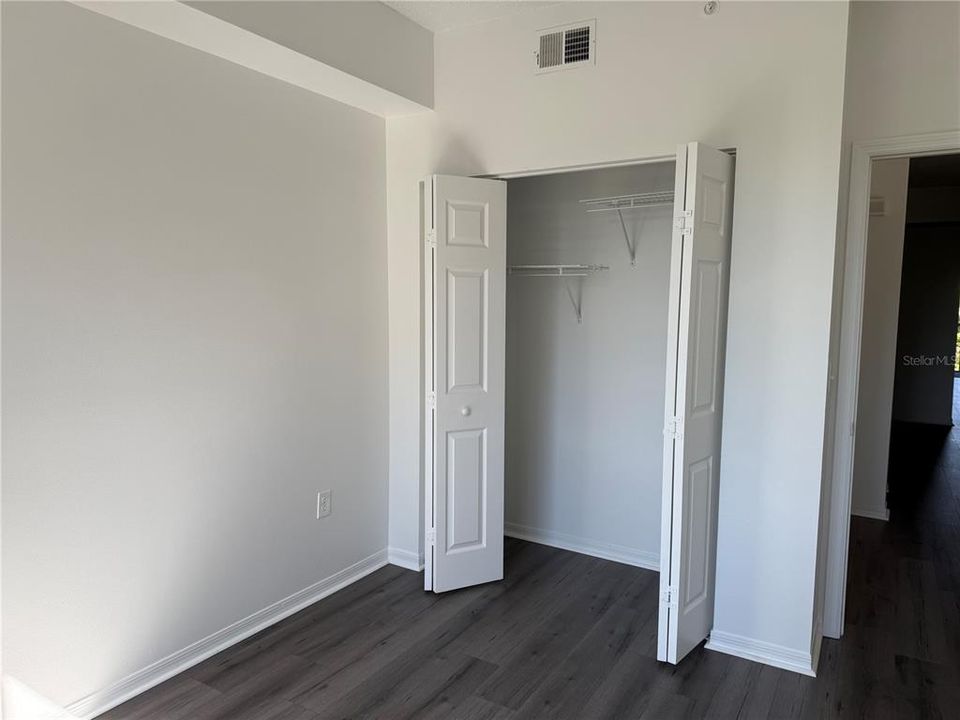 Active With Contract: $2,000 (3 beds, 3 baths, 1359 Square Feet)