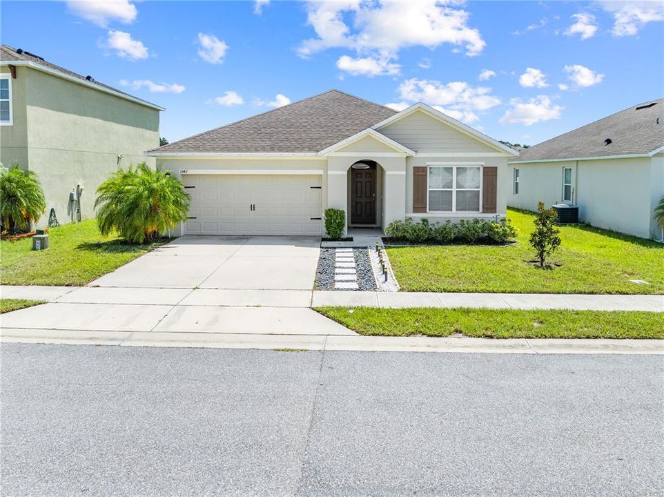 Activo con contrato: $325,000 (3 camas, 2 baños, 1690 Pies cuadrados)