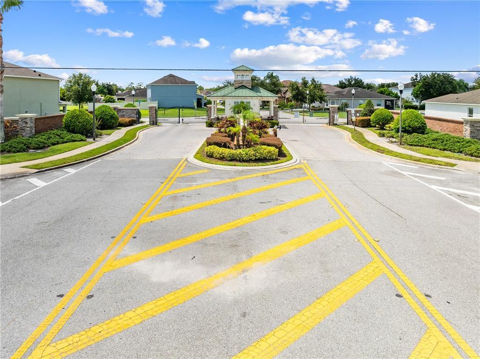 Activo con contrato: $325,000 (3 camas, 2 baños, 1690 Pies cuadrados)