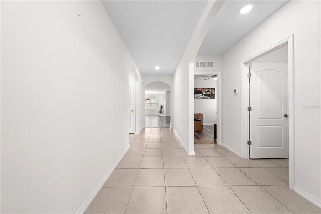 Activo con contrato: $325,000 (3 camas, 2 baños, 1690 Pies cuadrados)