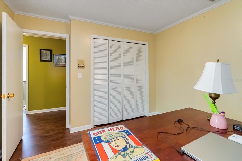 合同活跃: $875,000 (4 贝兹, 2 浴室, 2732 平方英尺)