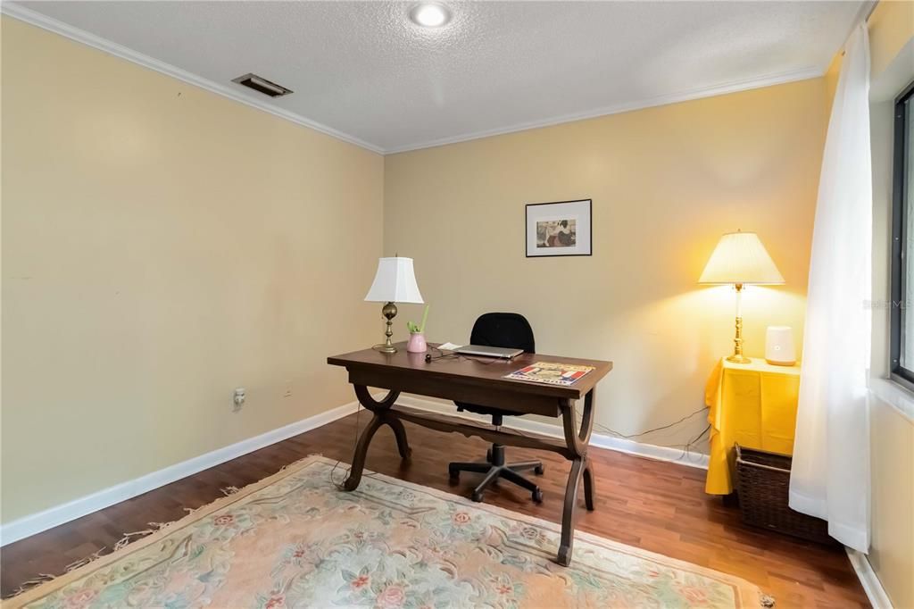 合同活跃: $875,000 (4 贝兹, 2 浴室, 2732 平方英尺)