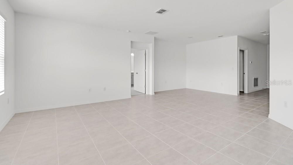 Под контрактом: $342,000 (3 спален, 2 ванн, 1500 Квадратных фут)