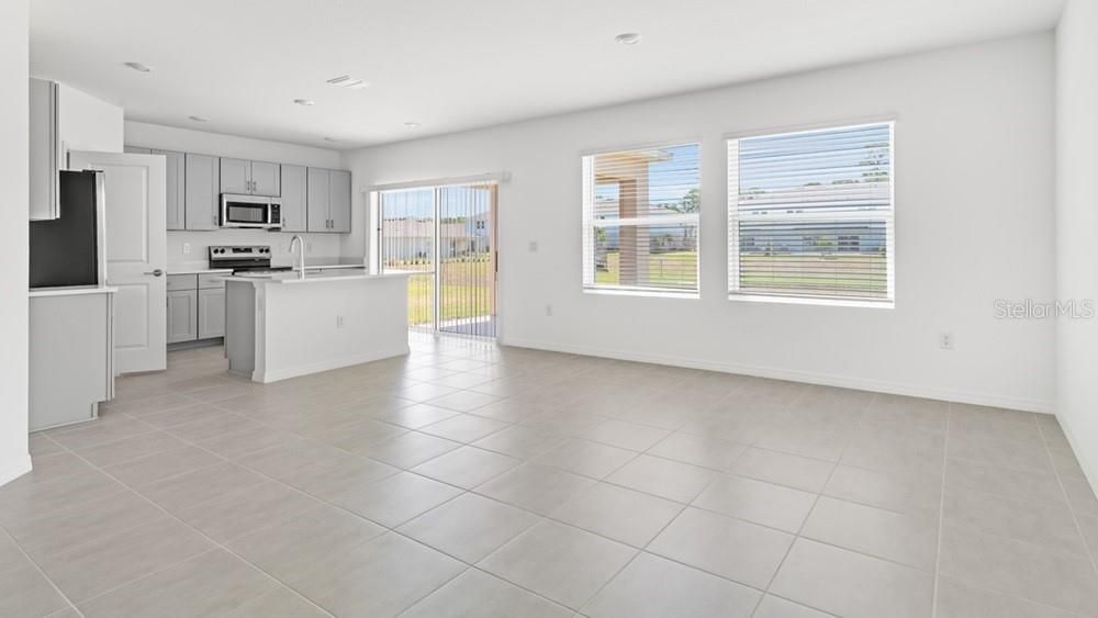 Под контрактом: $342,000 (3 спален, 2 ванн, 1500 Квадратных фут)