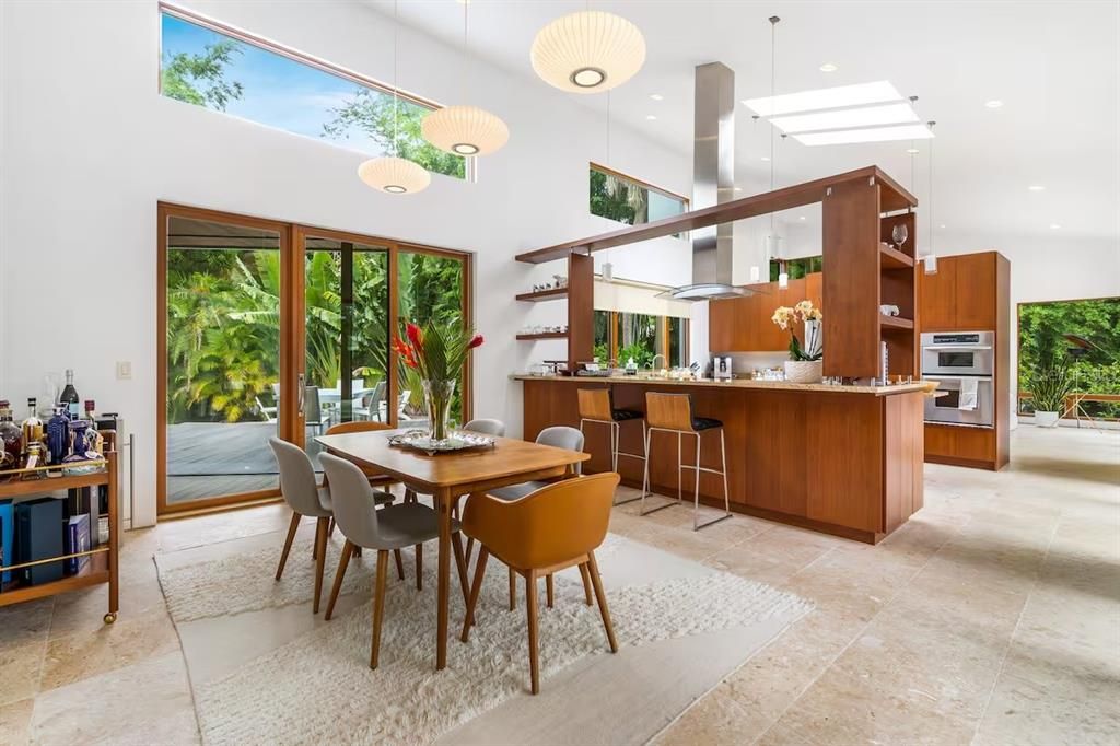 出租: $13,000 (3 贝兹, 3 浴室, 2939 平方英尺)