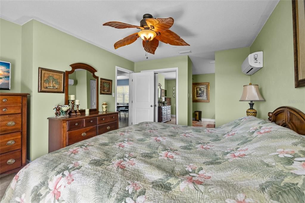 En Venta: $574,900 (3 camas, 3 baños, 1768 Pies cuadrados)