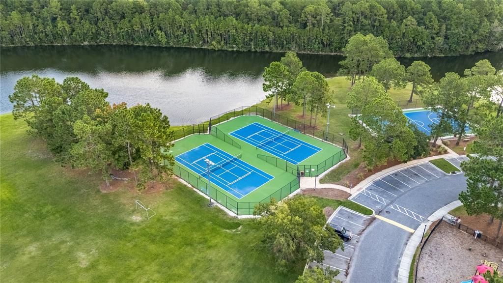 For Sale: $380,000 (4 beds, 3 baths, 2876 Square Feet)