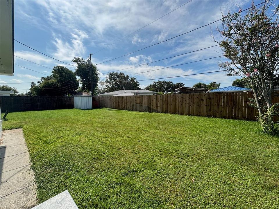 For Rent: $2,350 (2 beds, 1 baths, 1090 Square Feet)