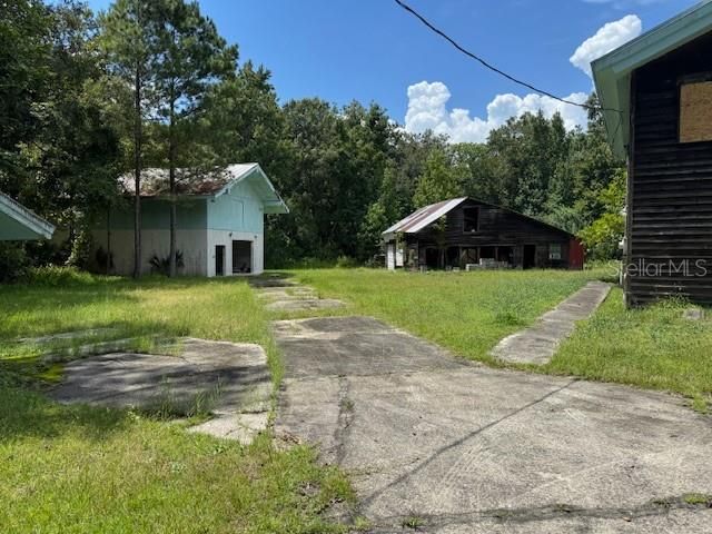 На продажу: $499,000 (5.52 acres)