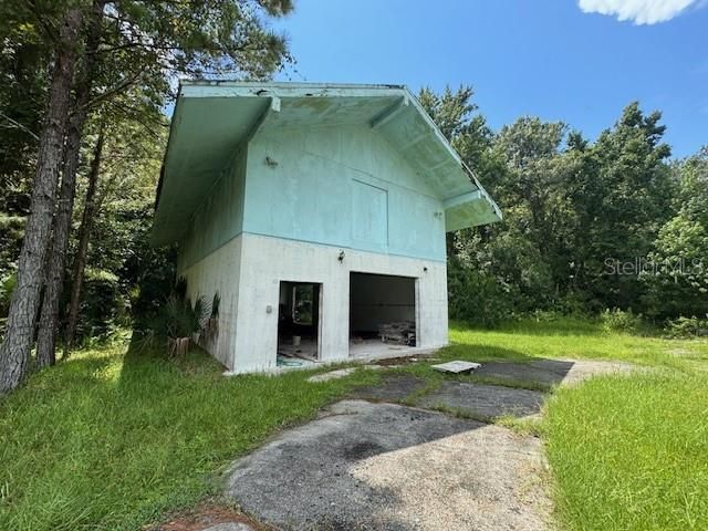 На продажу: $499,000 (5.52 acres)