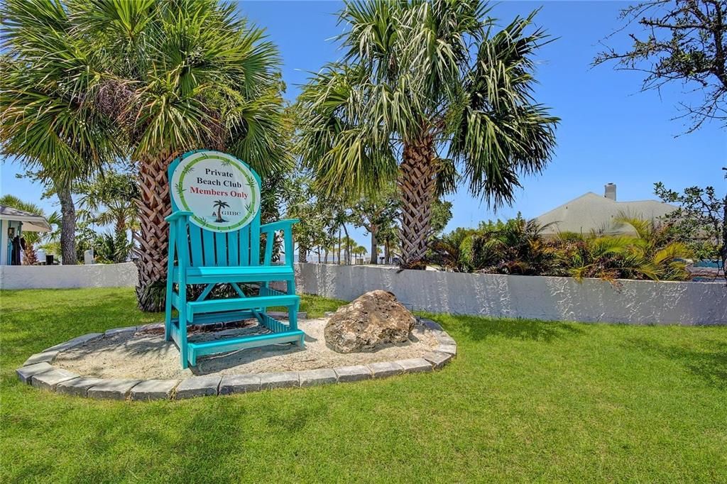 Active With Contract: $119,000 (1 beds, 1 baths, 806 Square Feet)