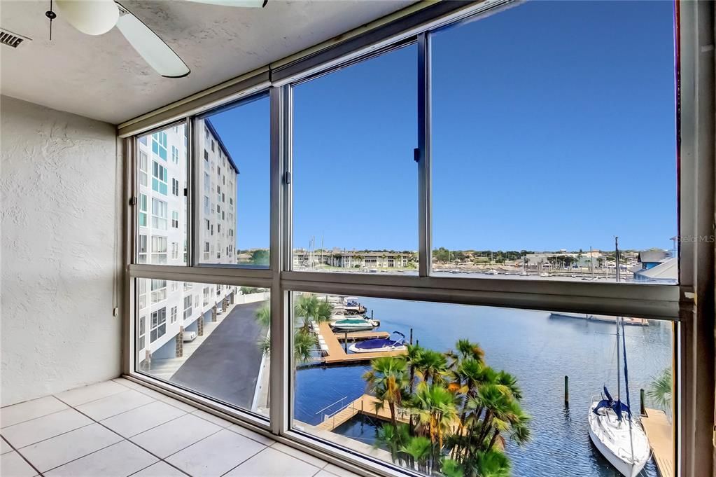 Active With Contract: $119,000 (1 beds, 1 baths, 806 Square Feet)